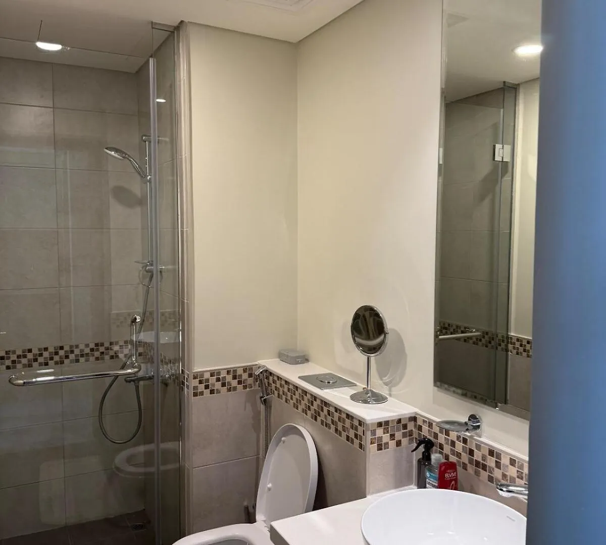 Stylish 1-Bedroom Apartment Near Burj Khalifa Dubai 0*,